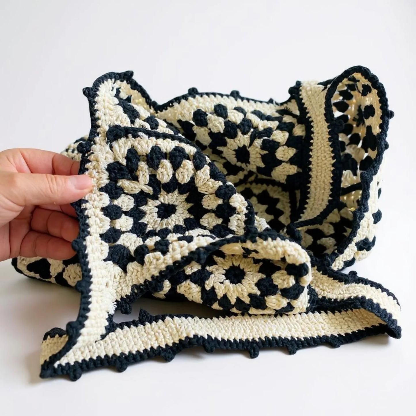 Cotton Yarn Hand Woven Shoulder Bag - Twist & Tassel